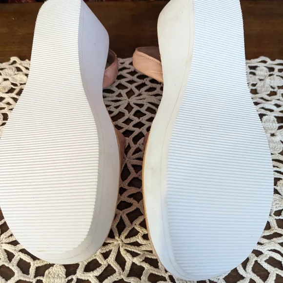 Kenneth Cole Reaction Sandals - Picture 3 of 5